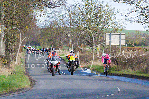 Lap 2 - Will Taylor (Moonglu RT) checks his gap