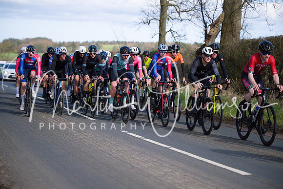 Lap 1 - the bunch